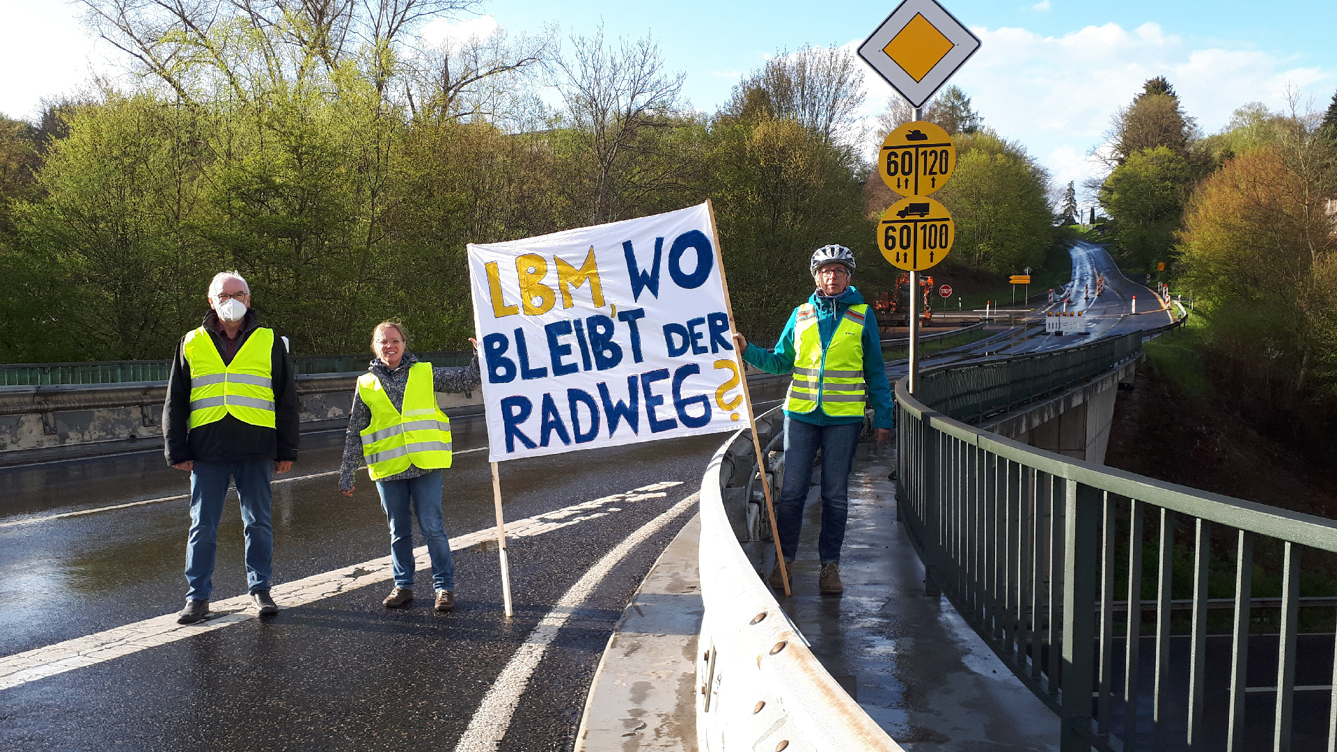 Wo bleibt der Radweg - das fragten wir 2021 nicht zum ersten Mal - Foto: Initiative